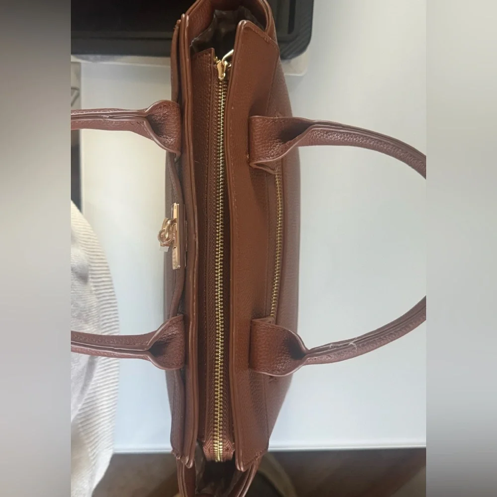 Ello Amira Leather Top-Handle vegan leather Tote with crossbody strap. - Picture 7 of 10